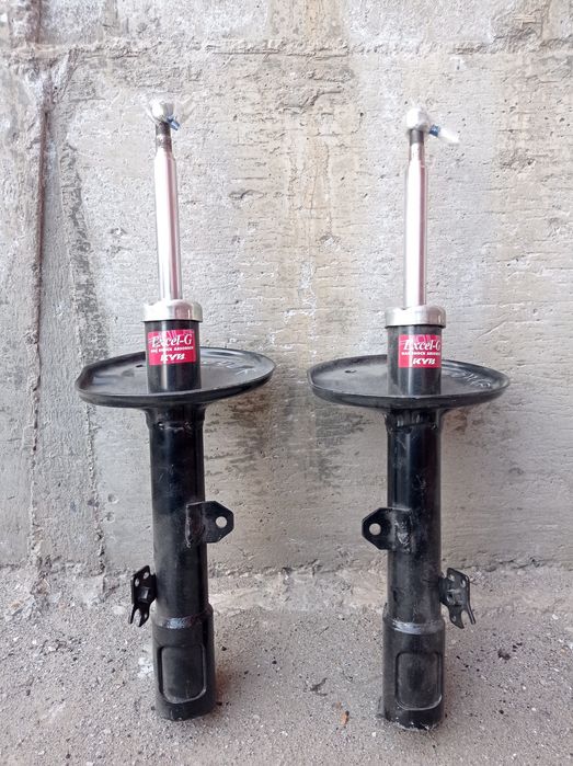 Продам амортизаторы KYB на раф 4