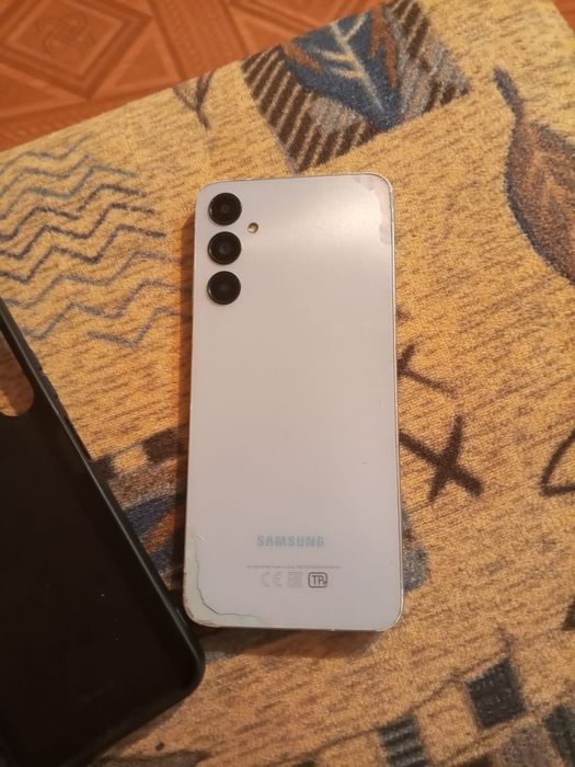 Продам телефон срочно