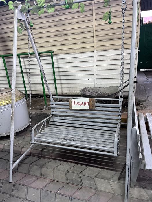 Продамм.  качелю
