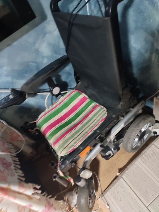 Vând căruț electric iChair MC1 Fără Baterii !!!