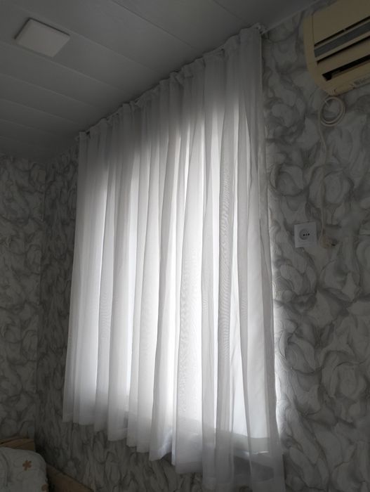 Продам тюль (штора) в отличном состоянии 2 полупрозрачные и 2 плотные