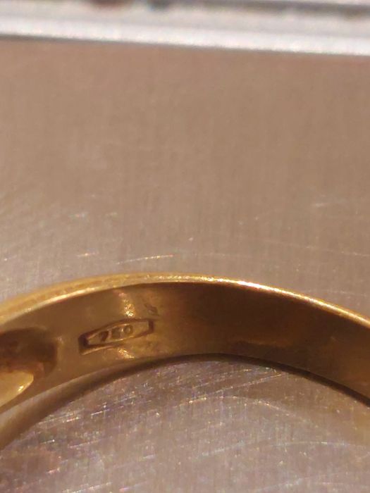 Златен пръстен ..