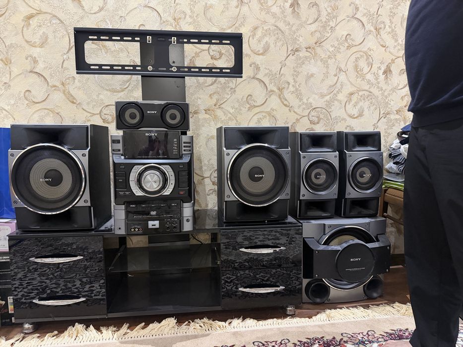 Музыкалный центр SONY GN1300D,отличная состояния,Сборка Малайзия