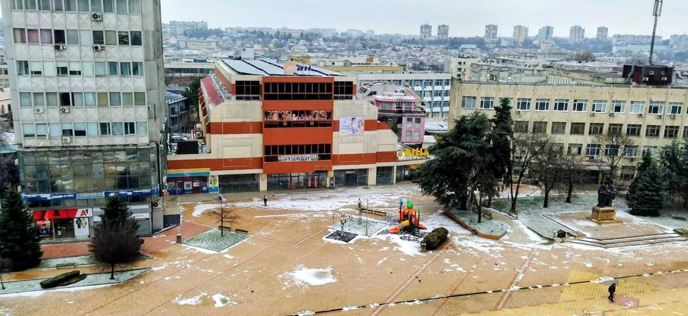 Собственик дава под наем 2-ен апартамент в топ център