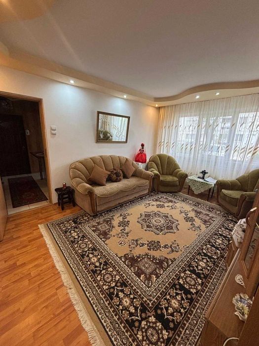 Apartment cu 3 camere in Craiovita Noua
