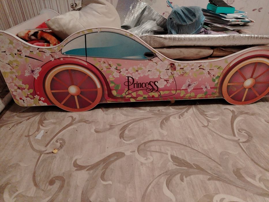 Девочковый кровать-машина