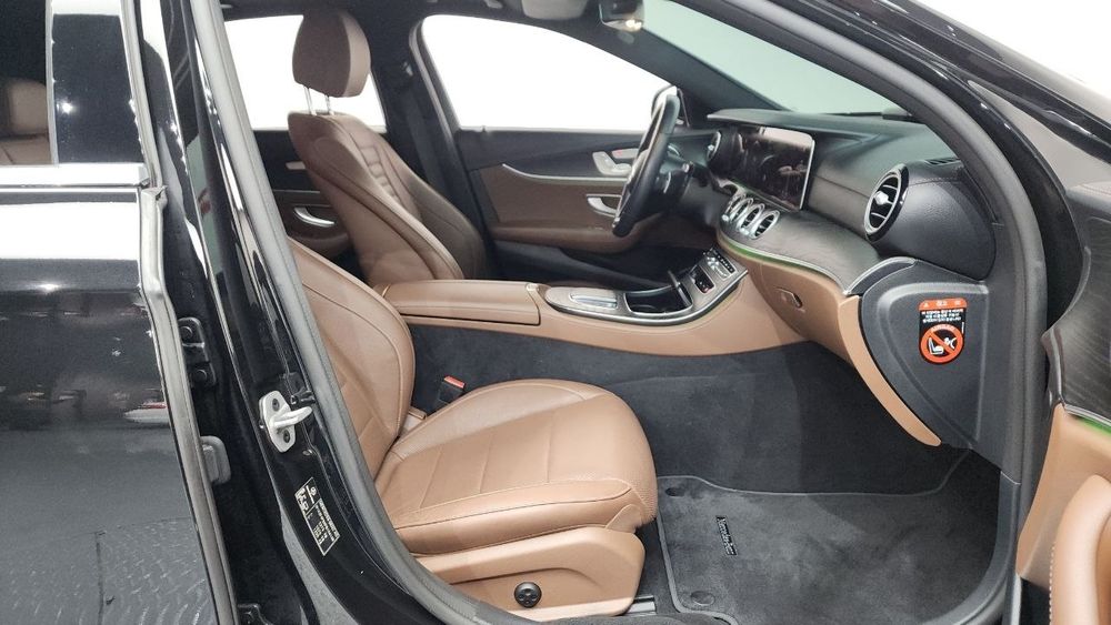 Benz (Mercedes-Benz) E- Class E250 AMG Line