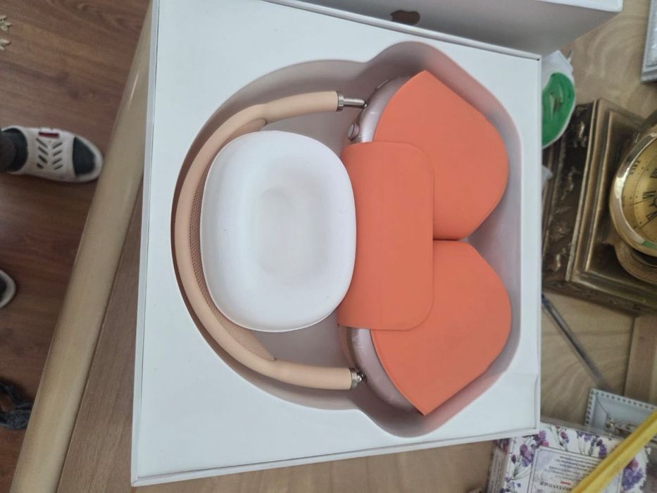 Air Pods Max Orange