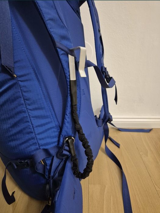 Prindere rapida schiuri pe rucsac ski alpinism