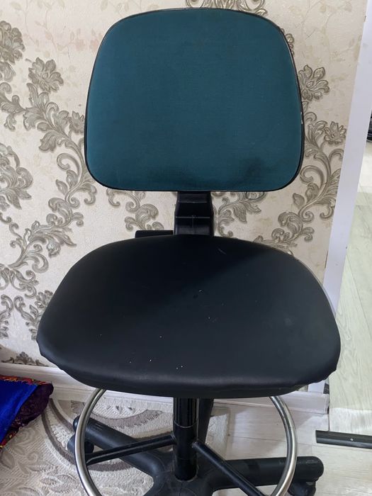 Офисное кресло маленькая