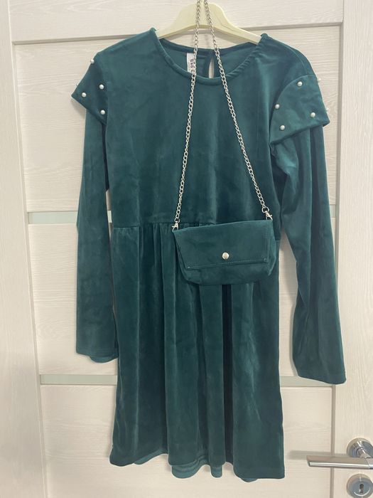 Vand rochie fetite noua cu eticheta