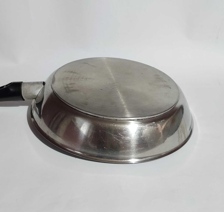 WMF масивен немски тиган от неръждаема стомана