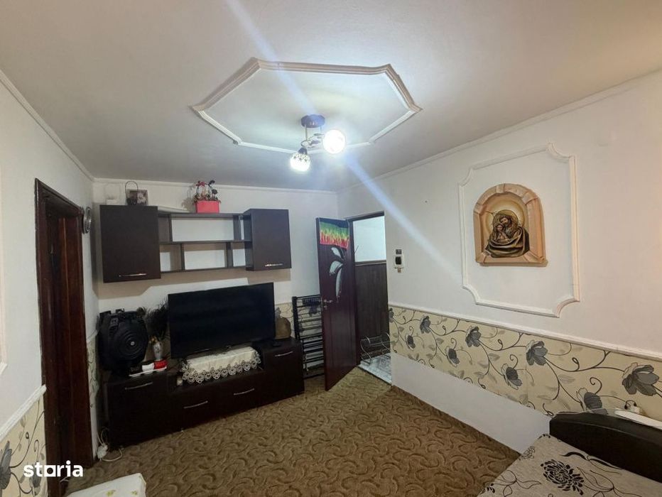 Apartament 3 camere, 39 mp, zona Piata Valea Rosie — fotografia 1