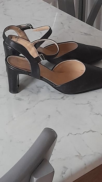 Vind pantofi pantof sandala.