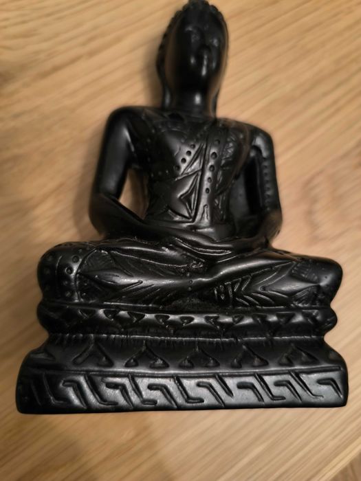 Statuie din rășină cu Buddha în poziție de meditație
