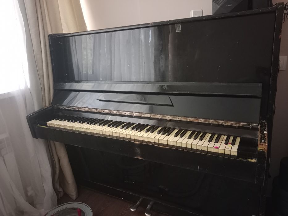 Продается пианино