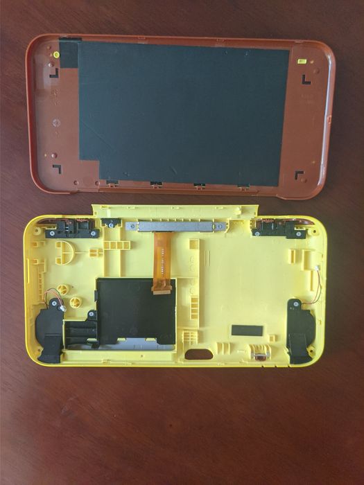 Carcasa New Nintendo 2DS XL Pikachu
