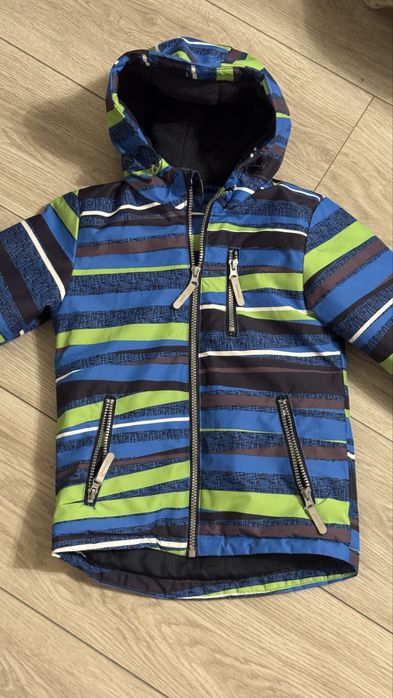 Зимняя куртка можно для мальчика и девочке