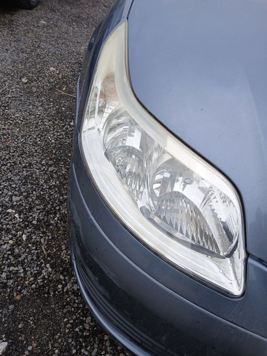 Dezmembrez Citroen C4 1.6hdi an 2006