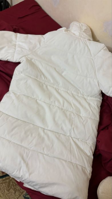 Белая женская куртка