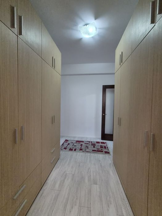Închiriez apartament cu două camere în bloc nou mobilat și utilat