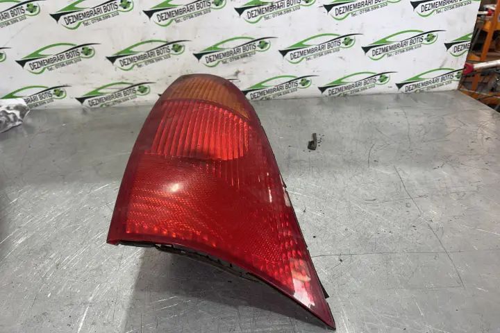 Lampa / Tripla stop stanga pe aripa Ford Focus 2000 1.6 MT (101 hp)