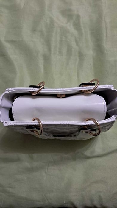 Чисто нова чантичка тип Christian Dior