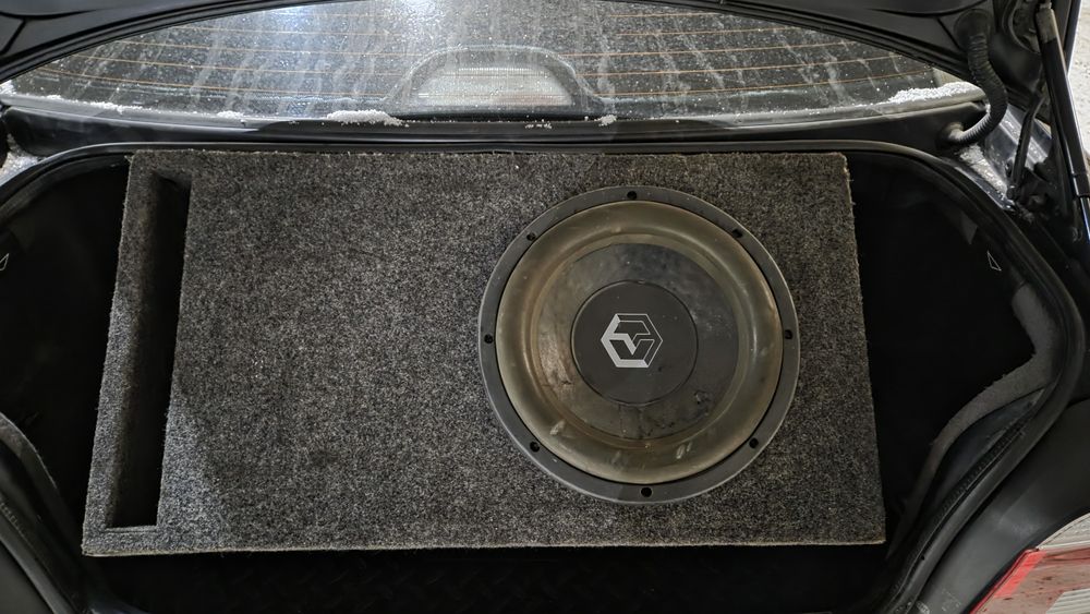 Продам Сабвуфер в отличном состоянии