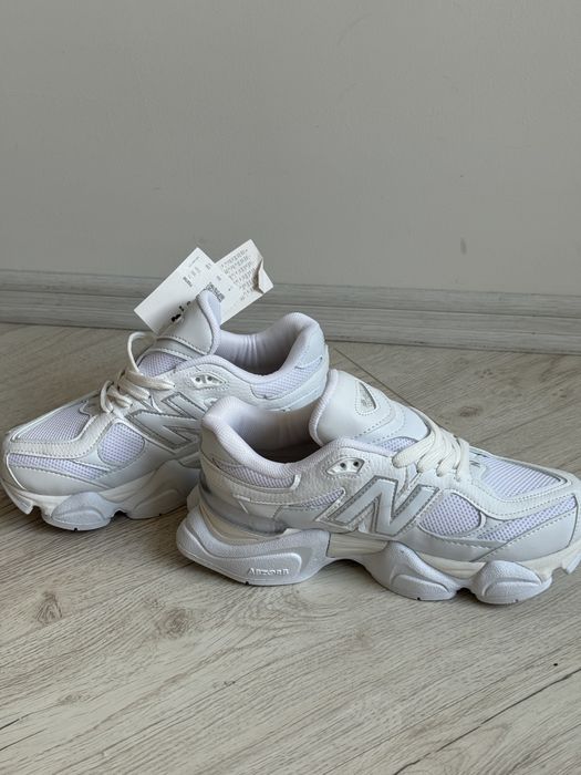 Adidasi New Balance 9060 White Ice