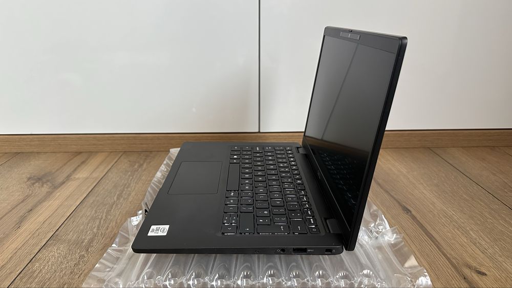 Лаптоп Dell Latudite 7310 FHD 13.3” Тъч / Intel i7- 10610U 16GB RAM 256GB SSD / MS Office 2011 Pro Plus