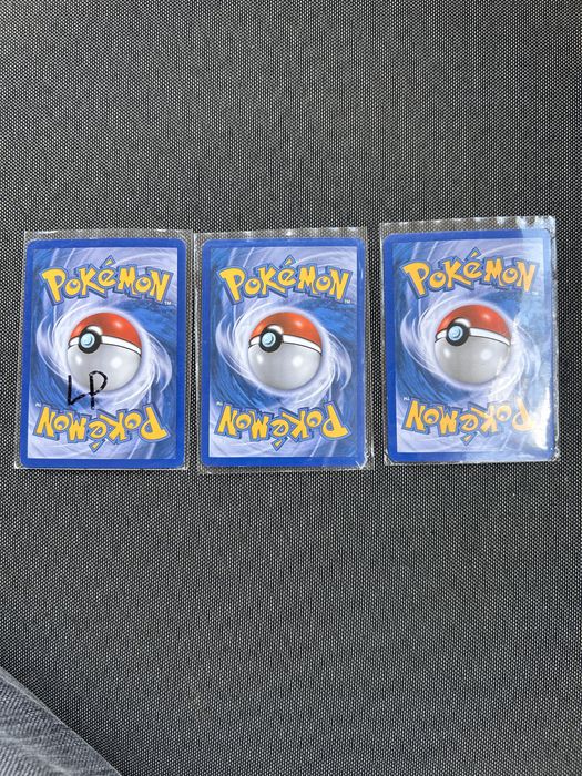 Pokemon карти оригинални