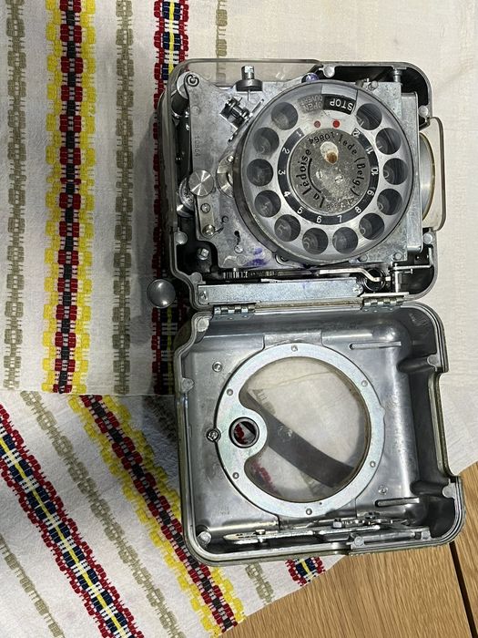 Стар часовник за състезателни гълъби