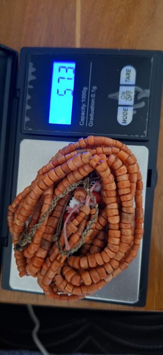 Продам бусы из коралла