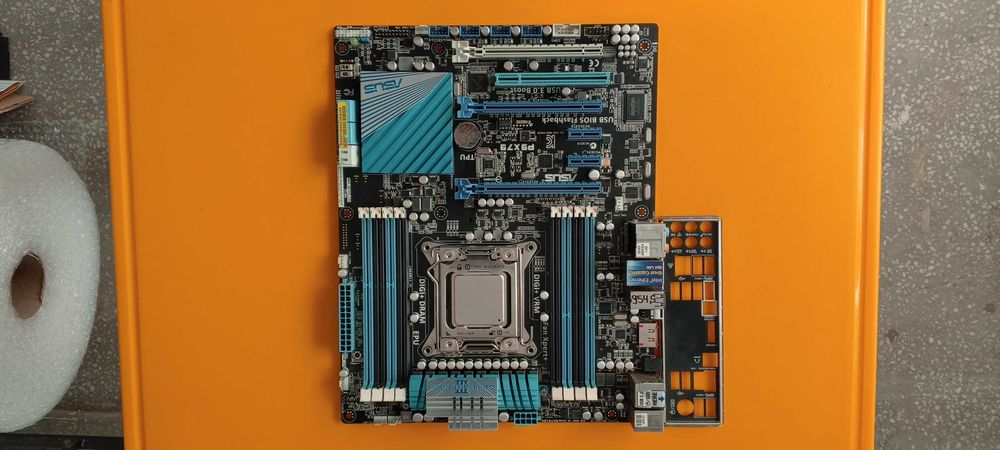 954S.Placa De Baza Asus P9X79,8xDDR3,Socket 2011,+Procesor i7-3930K