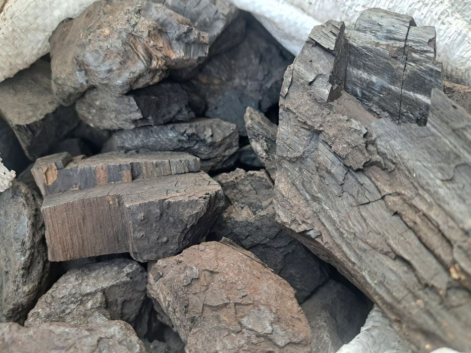 Lignit .carbune brun  mărunțit și sortat cărbune pentru încă