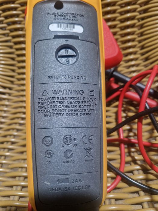 Multimetru Fluke 375