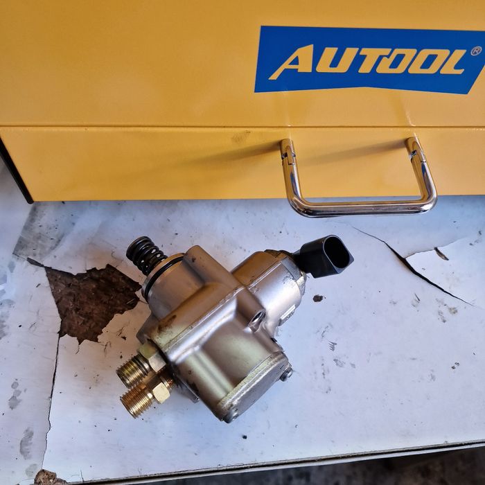 Помпа горивна ауди fsi