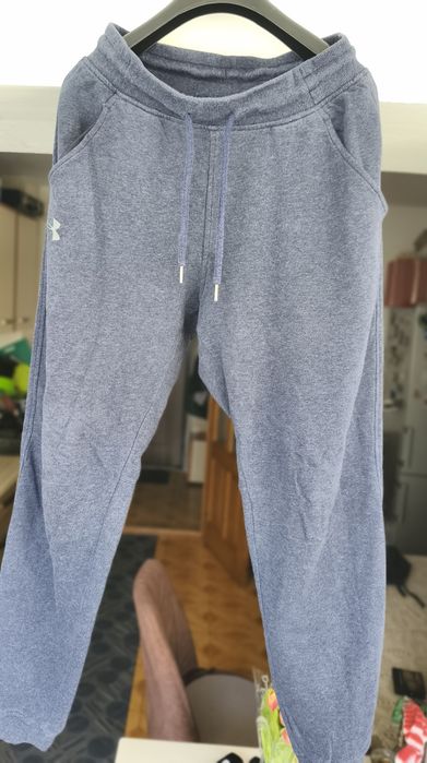 Pantaloni de trening Under Armour !