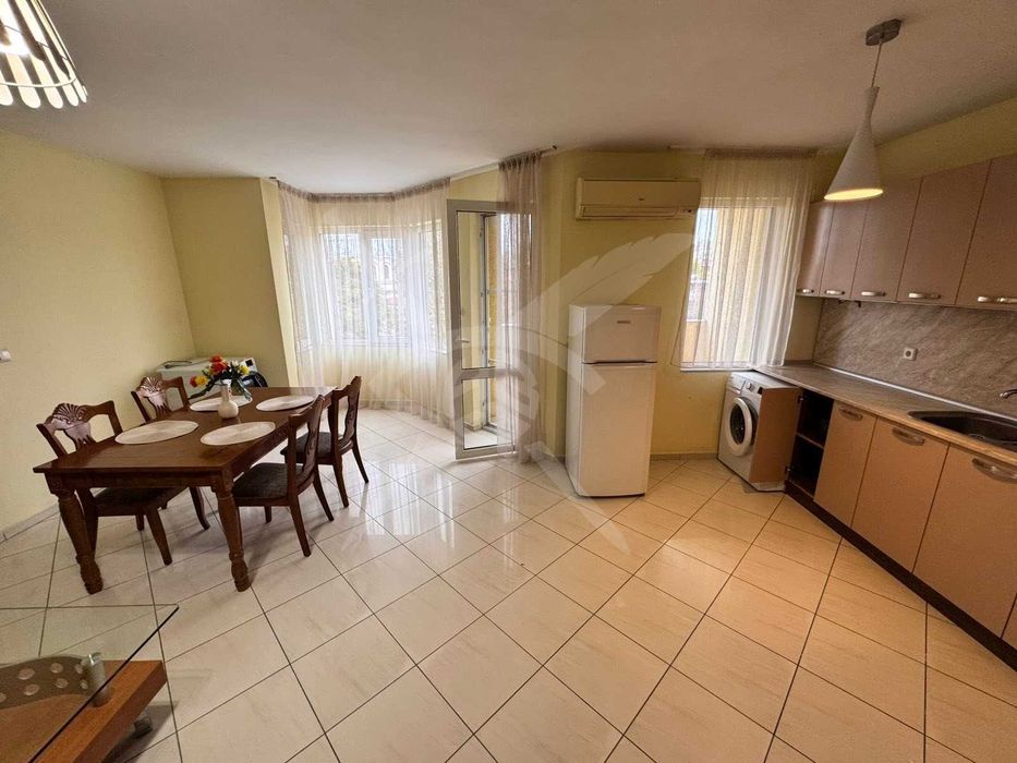 Дава се под наем Тристаен апартамент в Пловдив, Кършияка - 110 кв.м за 548.25 € - Снимка #1