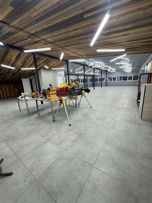 Дава се под наем Промишлена сграда в София, Република - 200 кв.м за 1300 € - Снимка #2