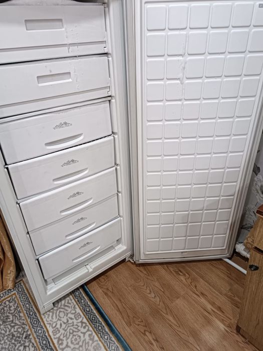 Продам морозильную камеру