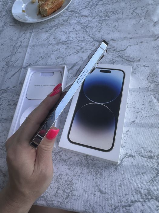 Продавам Iphone 14 pro 128 gb