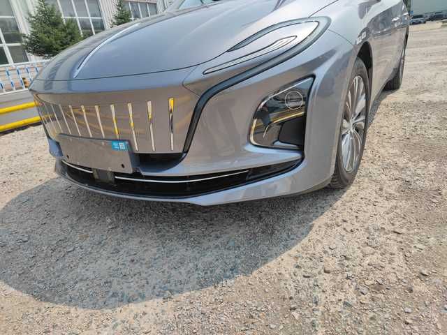 Hongqie e-qm5 500 km