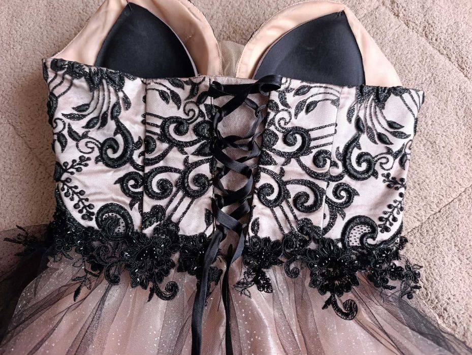 Нежна бална рокля