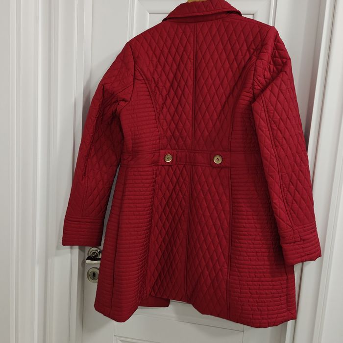 Geacă Burberry, căptușită, mărimea L, femei, cu blăniță detașabilă, purtată o dată. In stare impecabilă
