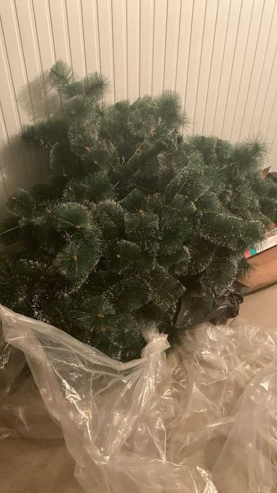 Елка с игрушками