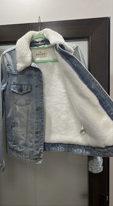 Geaca jeans cu blana alba
