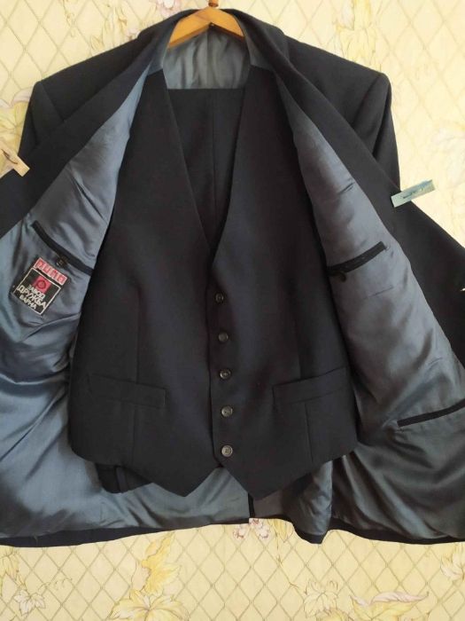 Костюм тройка,шерсть,Варна