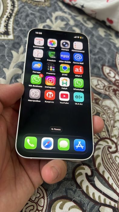 Продам айфон 12 белый 128 акб 74