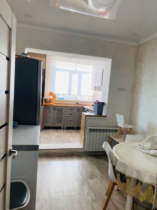 4 комнатная квартира. Ердена 211